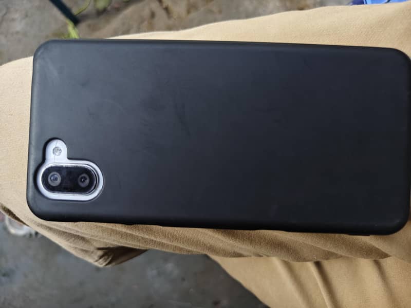 Sharp Aquos R3 1