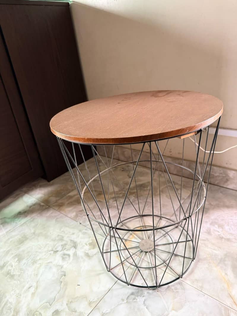 Coffee table 0
