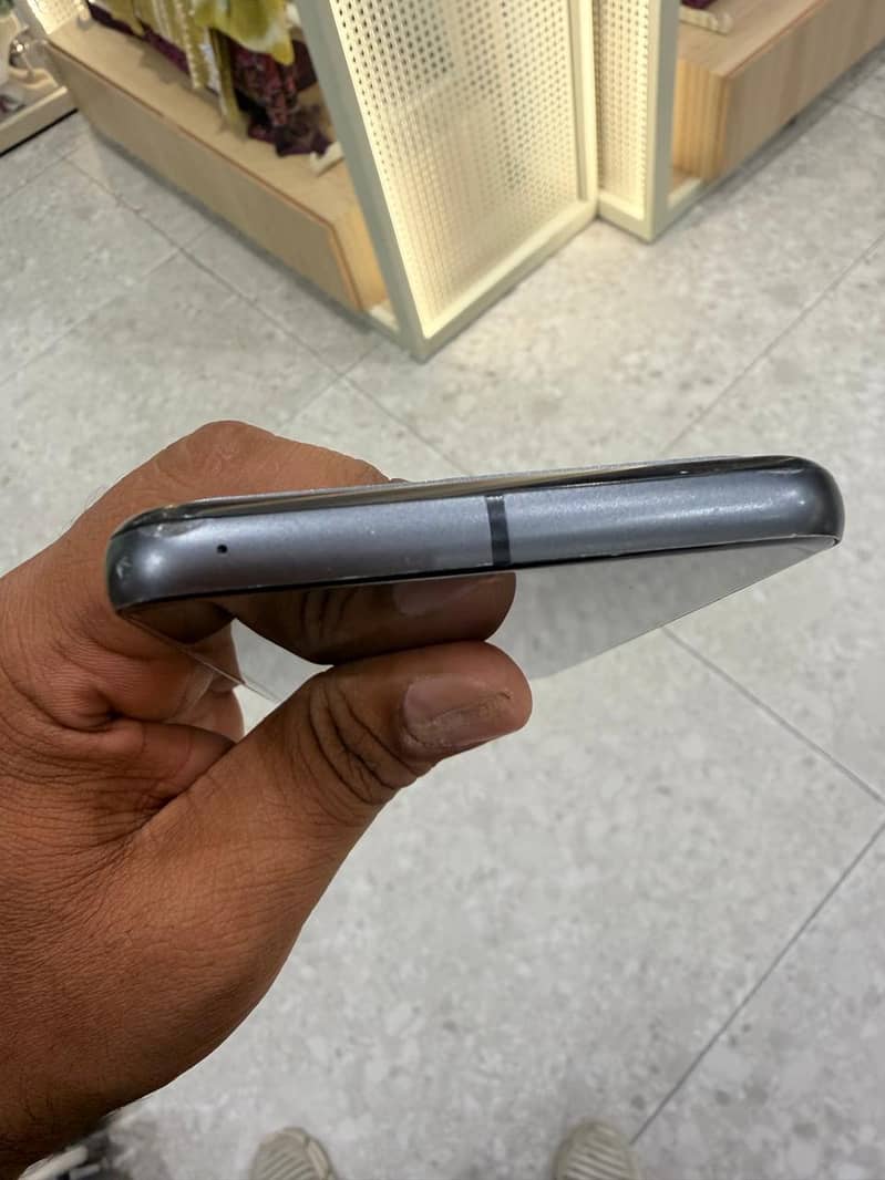 Google Pixel 8 3