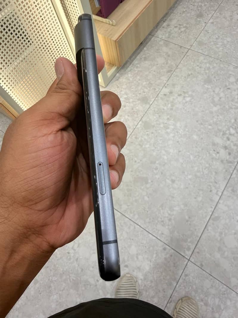 Google Pixel 8 4