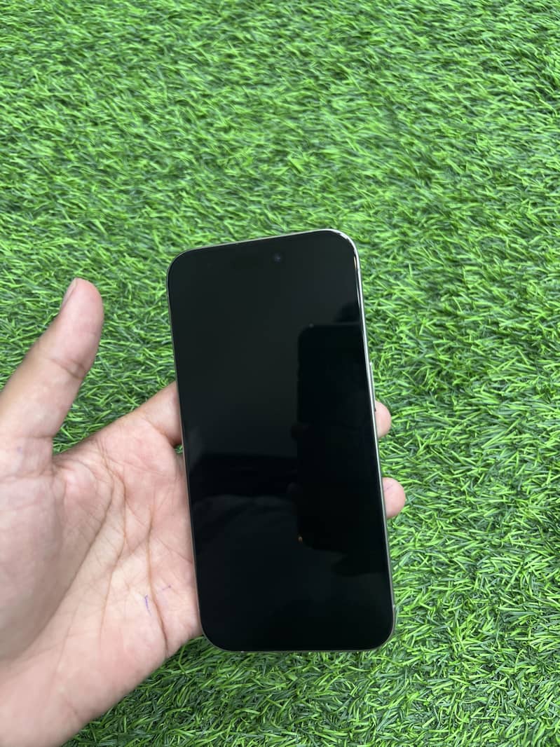 Apple iPhone 15 Pro 2