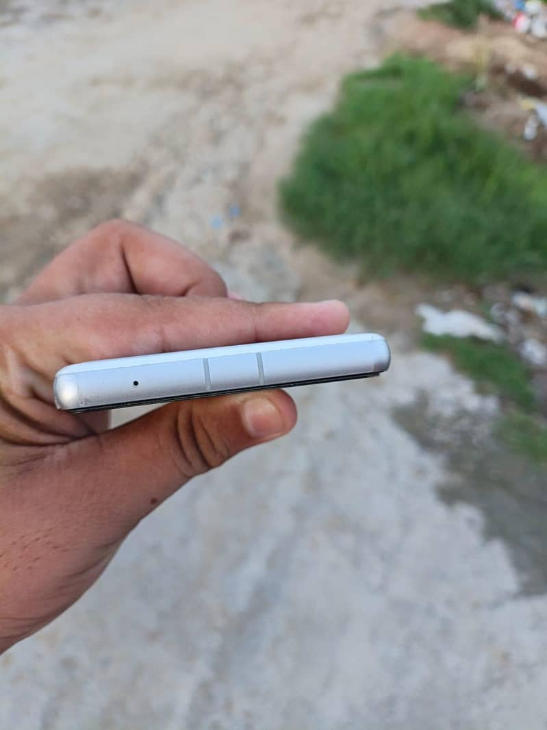Google Pixel 7a 2
