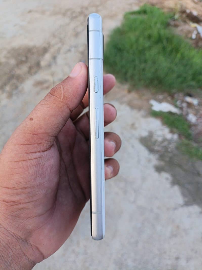 Google Pixel 7a 5