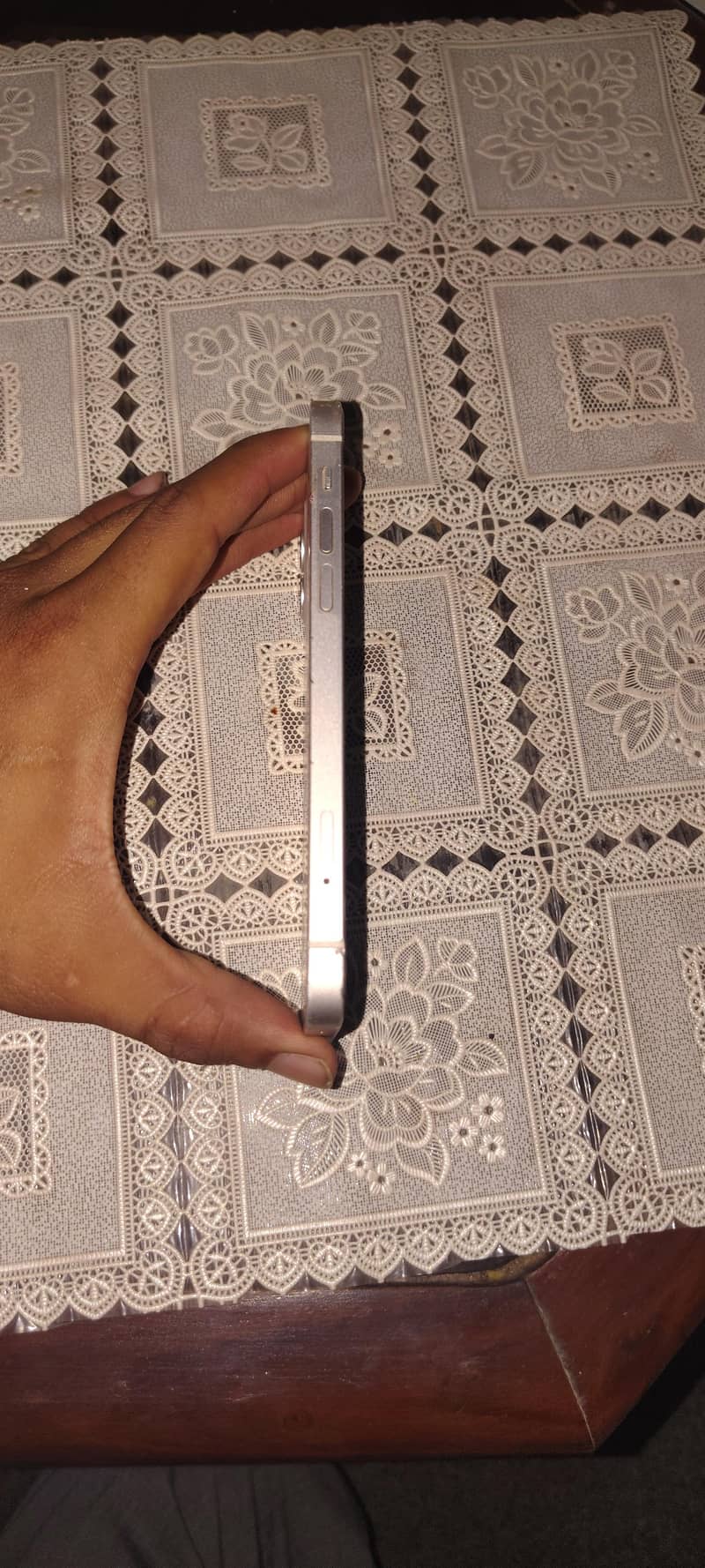 Apple iPhone 12 1