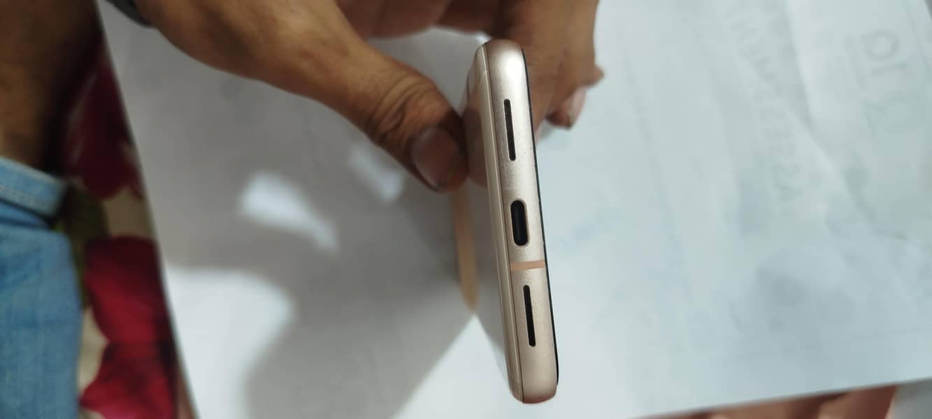 Google Pixel 8 5