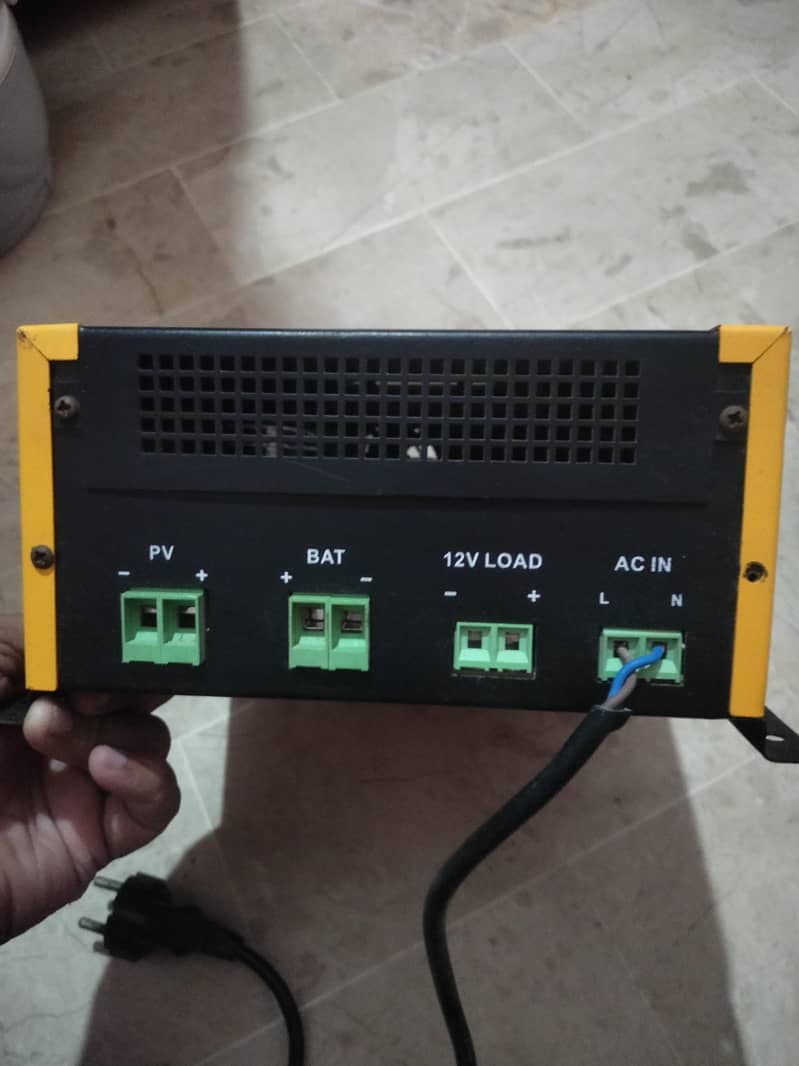 force hybrid mppt charge controller 5