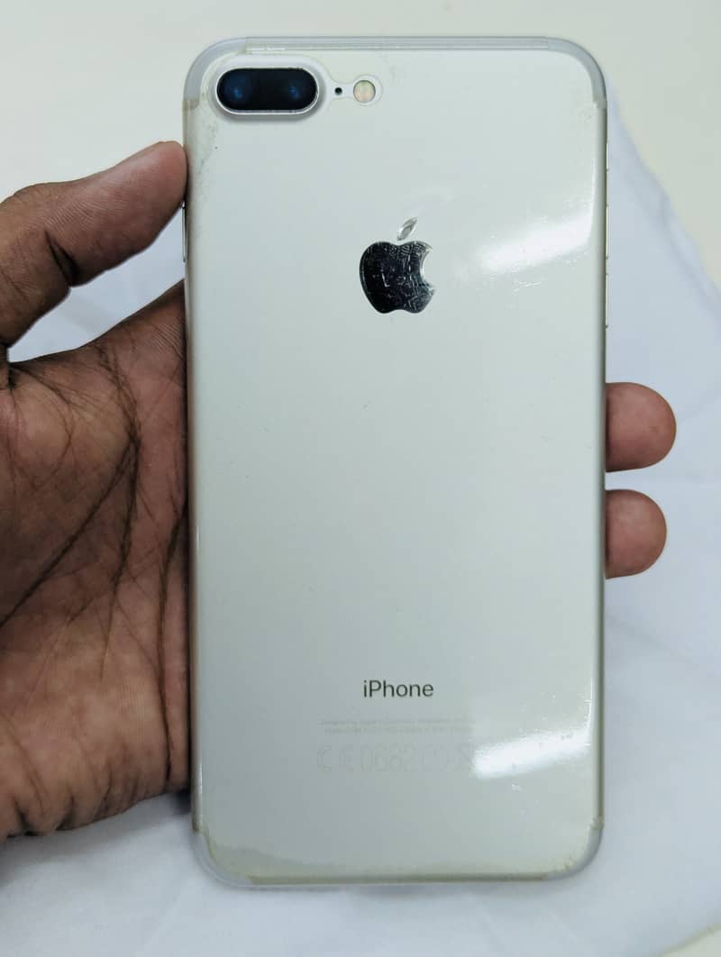 Apple iPhone 7 Plus 1