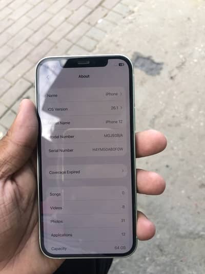 Apple iPhone 12