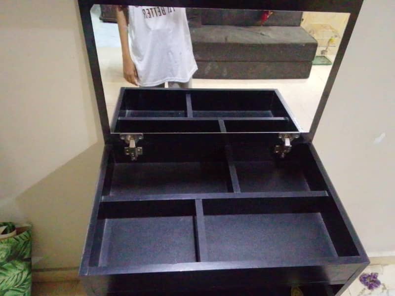 folding dressing table 2