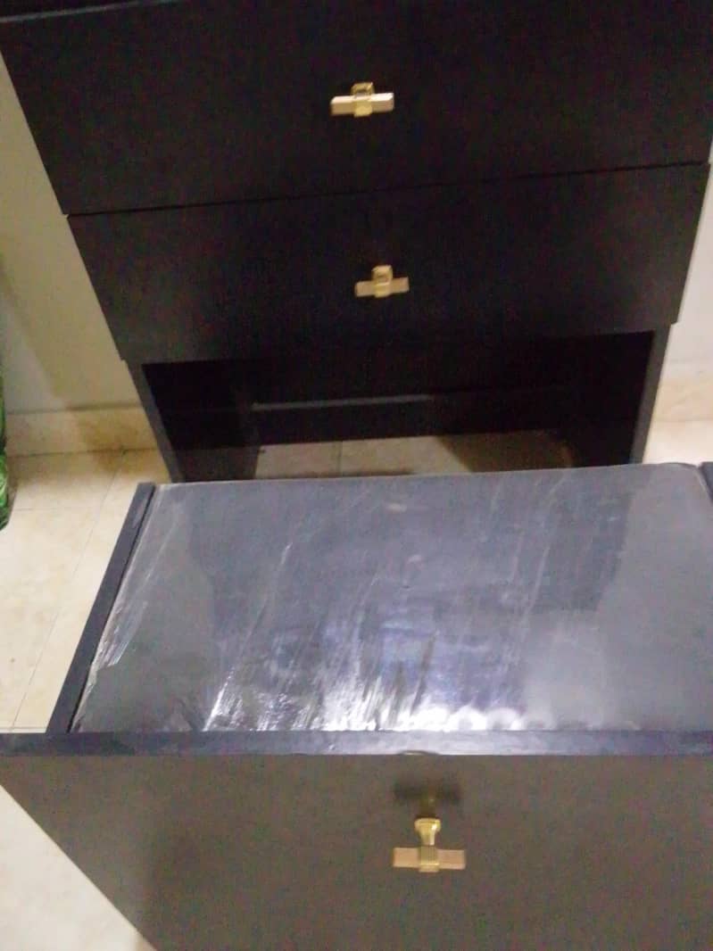 folding dressing table 4