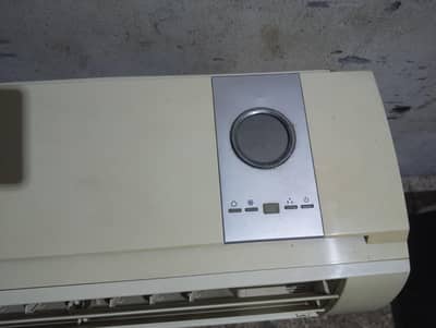 Gree Ac Non inverter 1 Ton