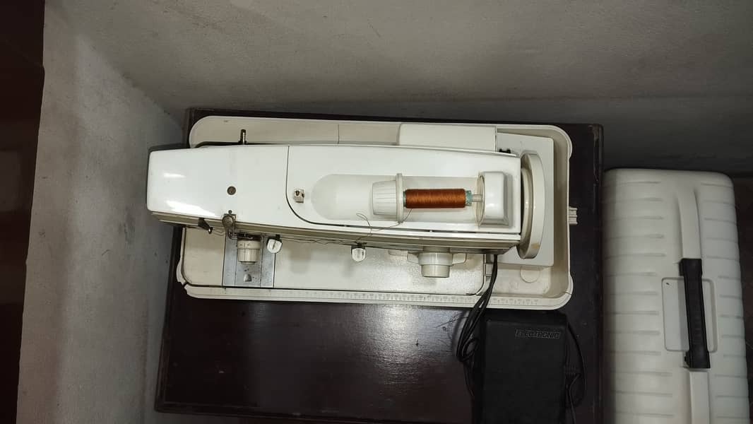 Electric Sewing Machine 4