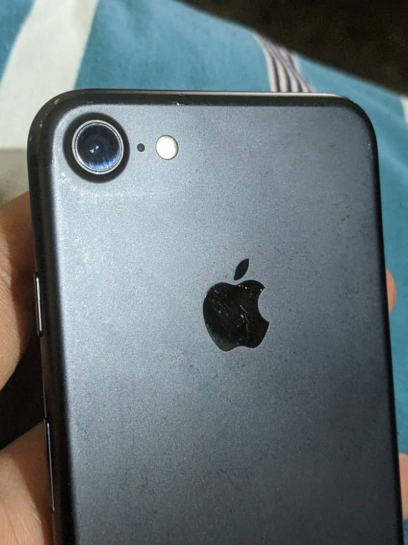 Apple iPhone 7 2