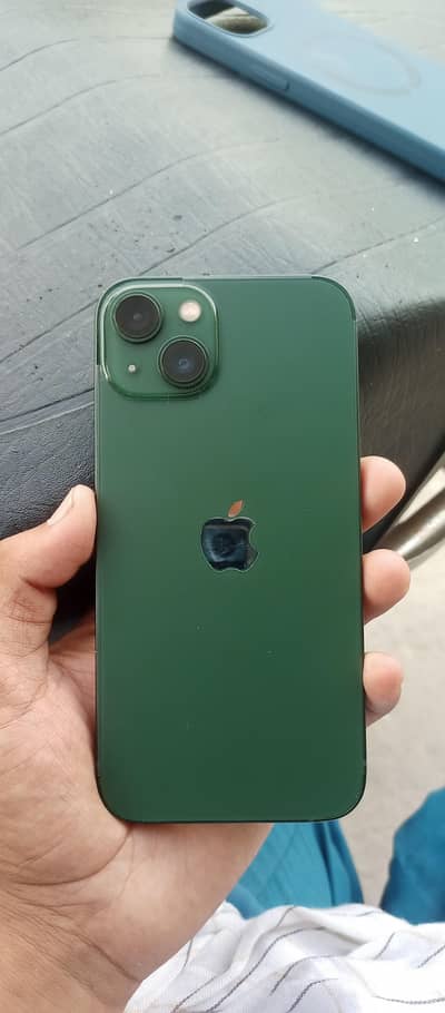 Apple iPhone 13