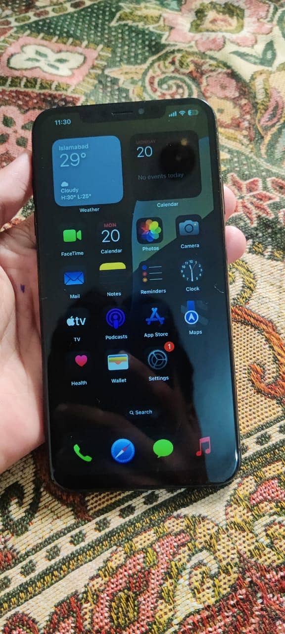 Apple iPhone XS Max 1