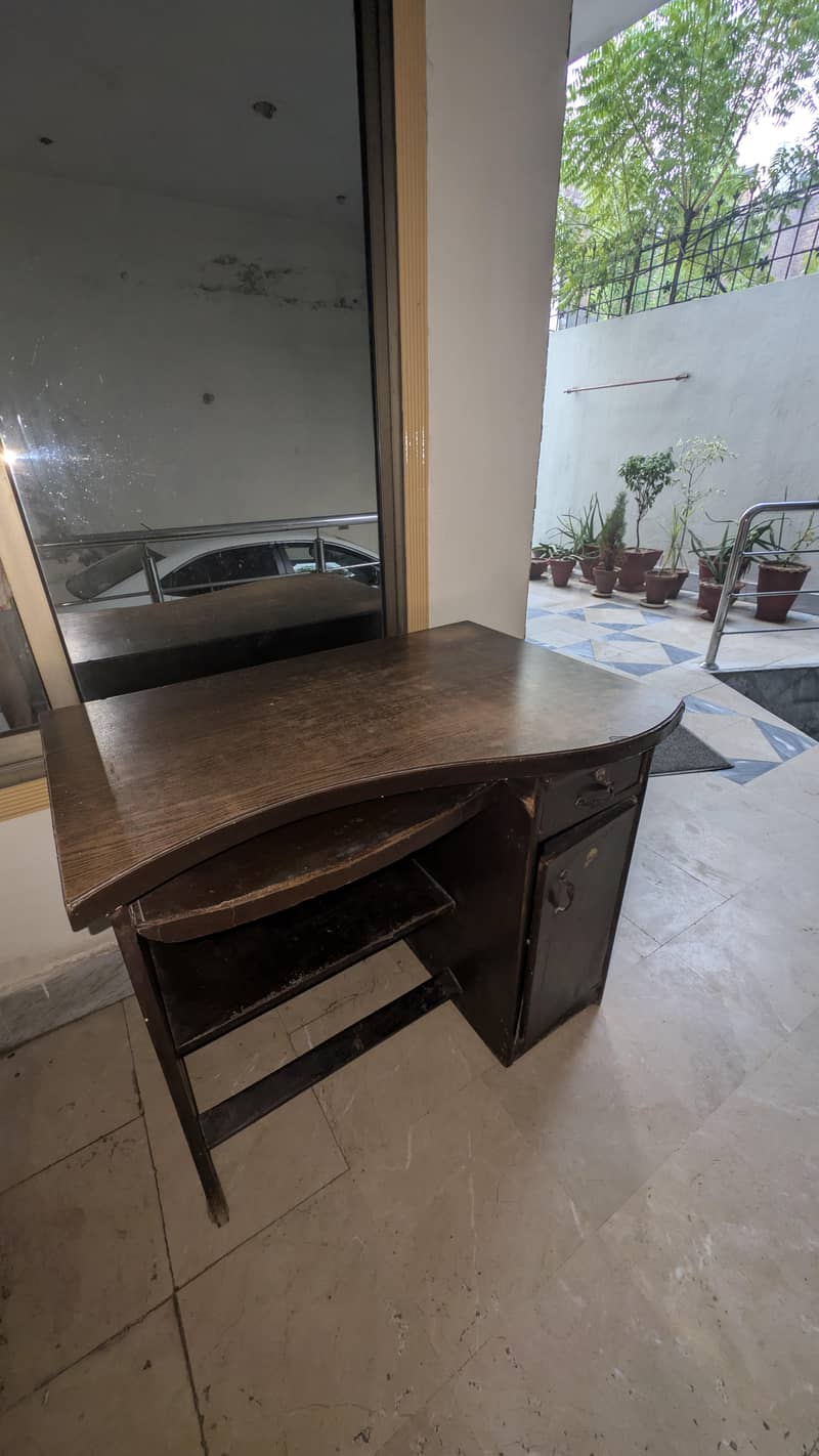 Computer Table 2