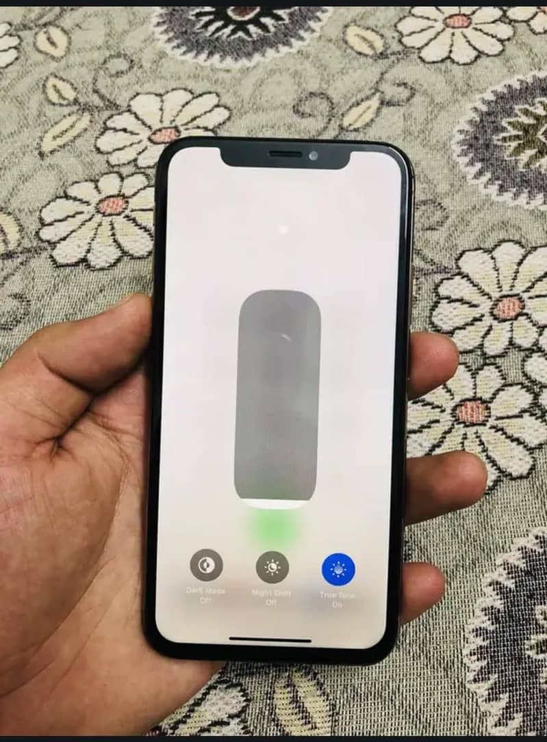 Apple iPhone XS 3