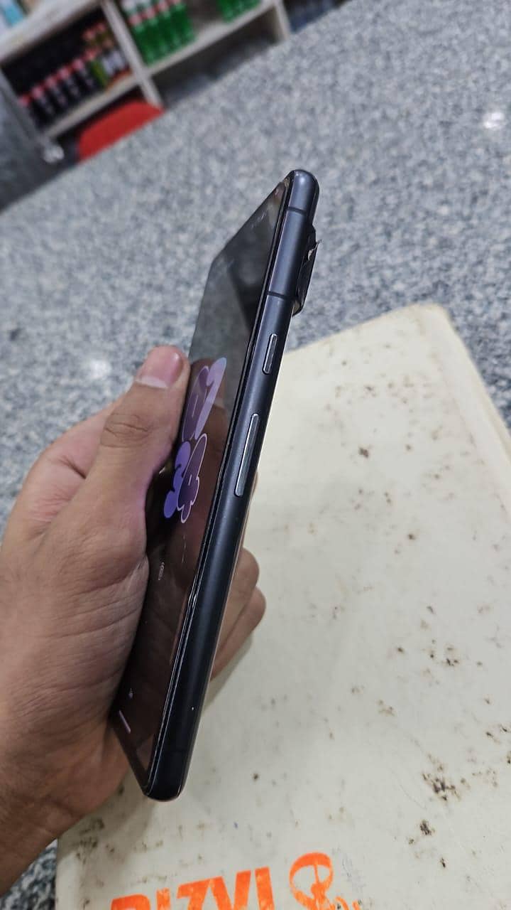 Google Pixel 7 only mobile 4