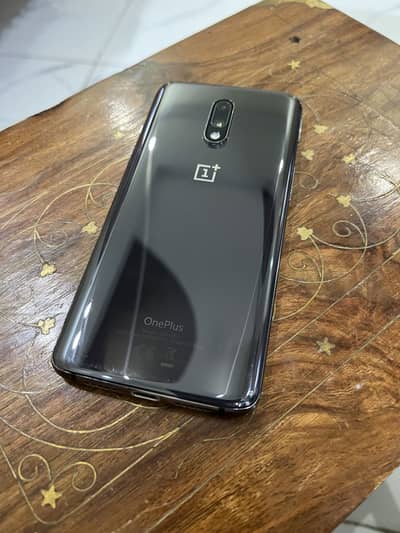 A. o. a i am selling my one plus 7 lush condition