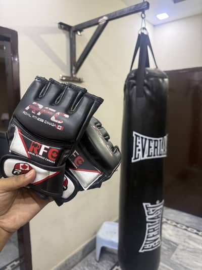 5 feet Boxing bag with gloves and solid stand