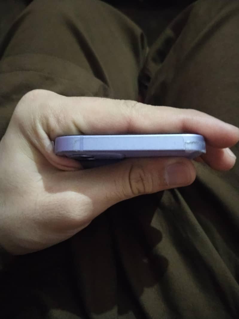 Apple iPhone 12 3