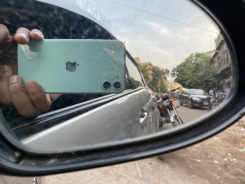 Apple iPhone 11 0