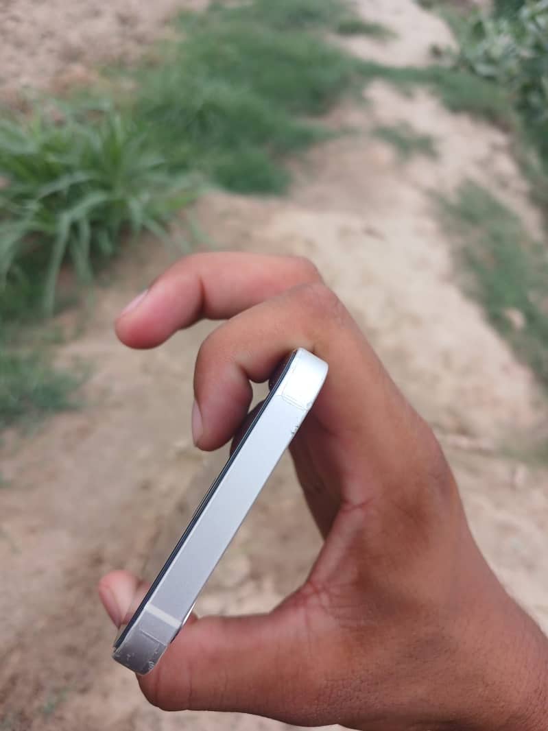 iPhone 12 1