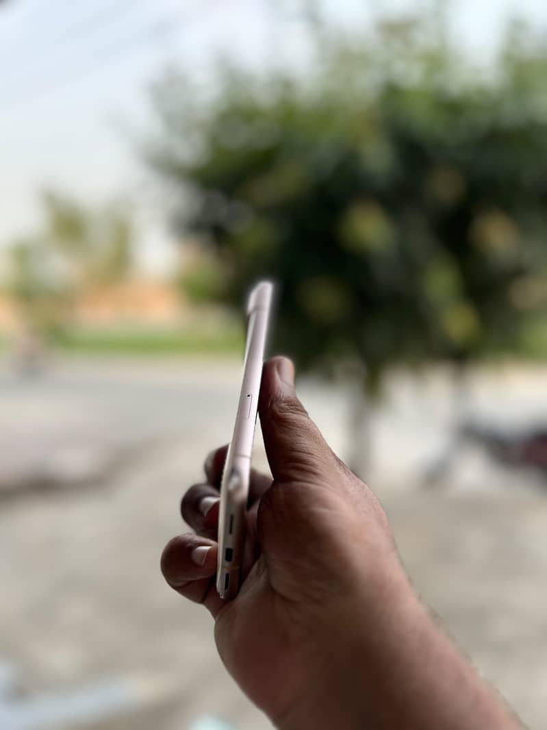 Google Pixel 8 9