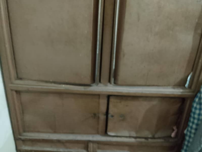 almari 2