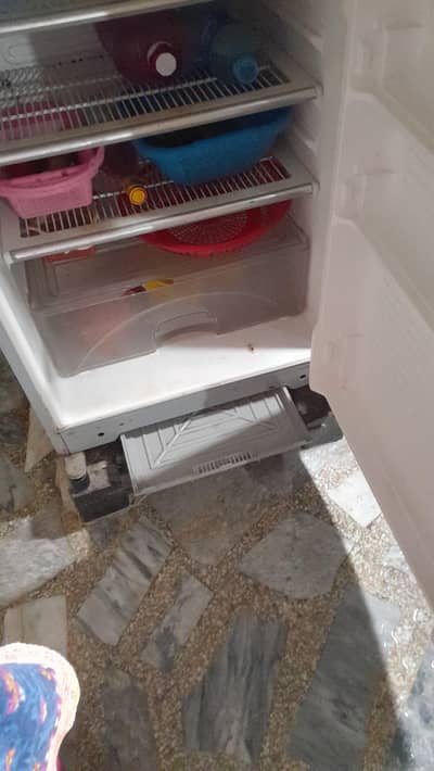 dawlance 2ble door excellent working