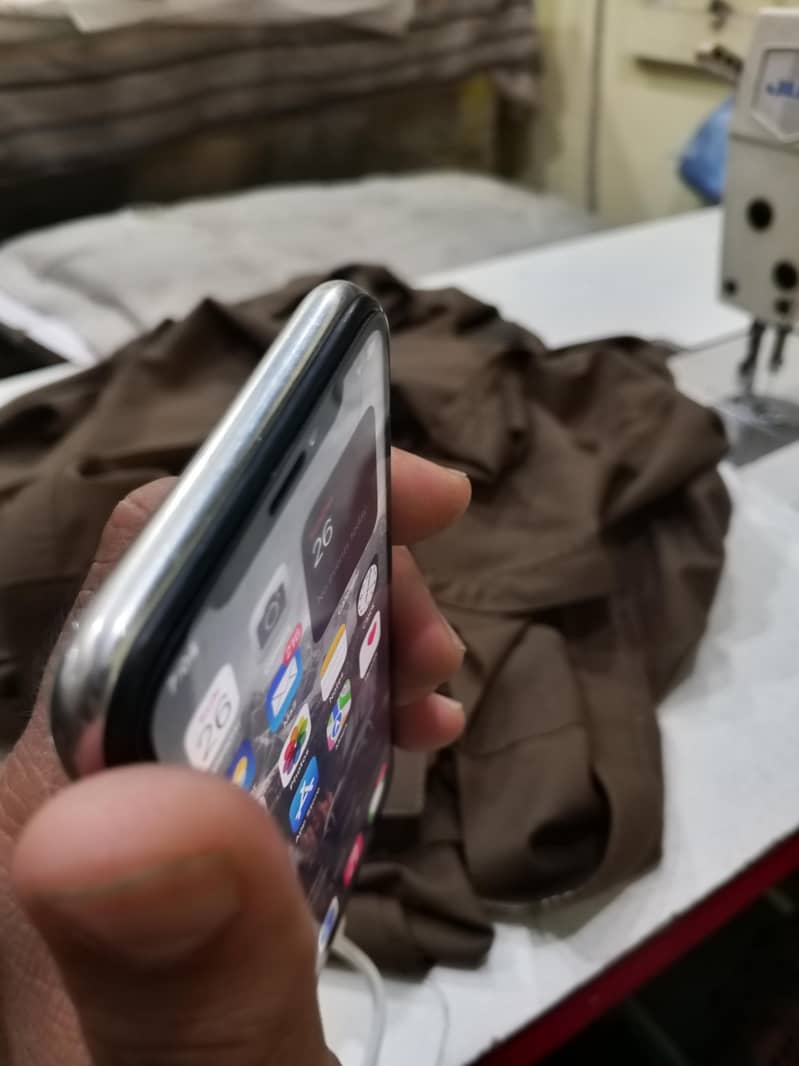 Apple iPhone X 1