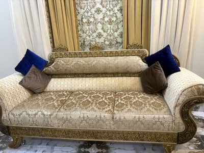 Luxury Royal Style 3-Seater Sofa - Premium Carved Design