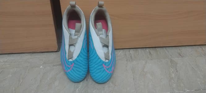 Original Nike Phantom GX football boots in UK size 4