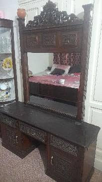 Single Beds, Show case, Dressing 5