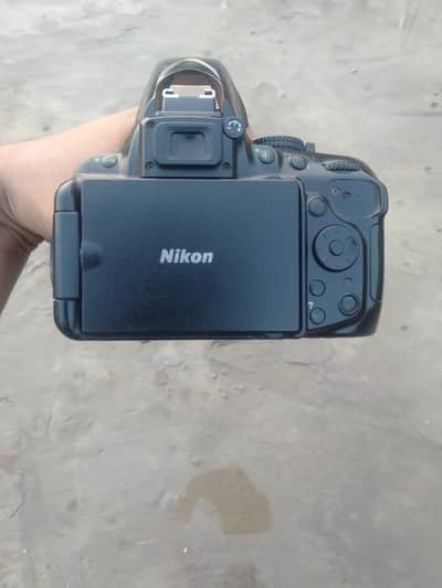 NIKON DSLR D5200 FOR SALE
