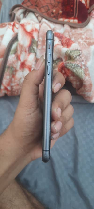 IPHONE 11 NON PTA