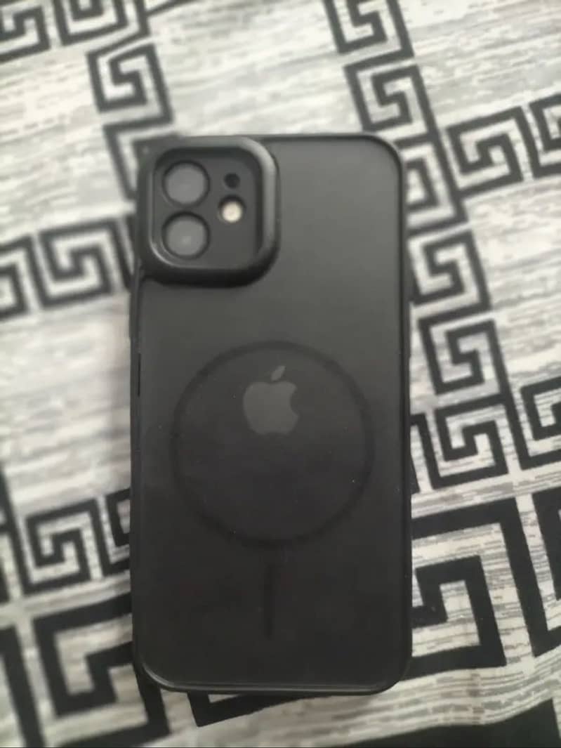 Apple iPhone 12 1