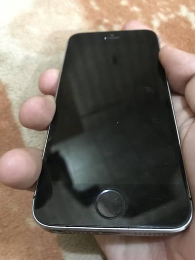 Apple iPhone SE