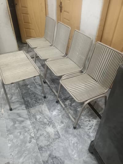 4 chairs with 1 table for sale