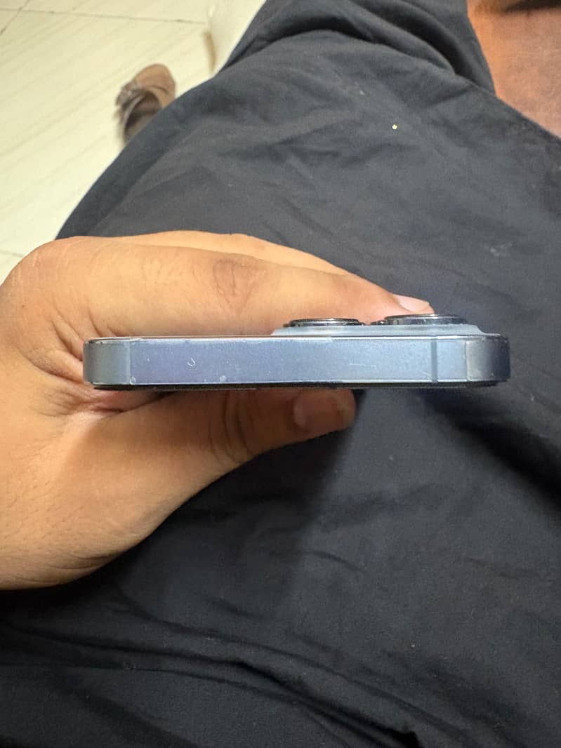 Apple iPhone 13 Pro 2