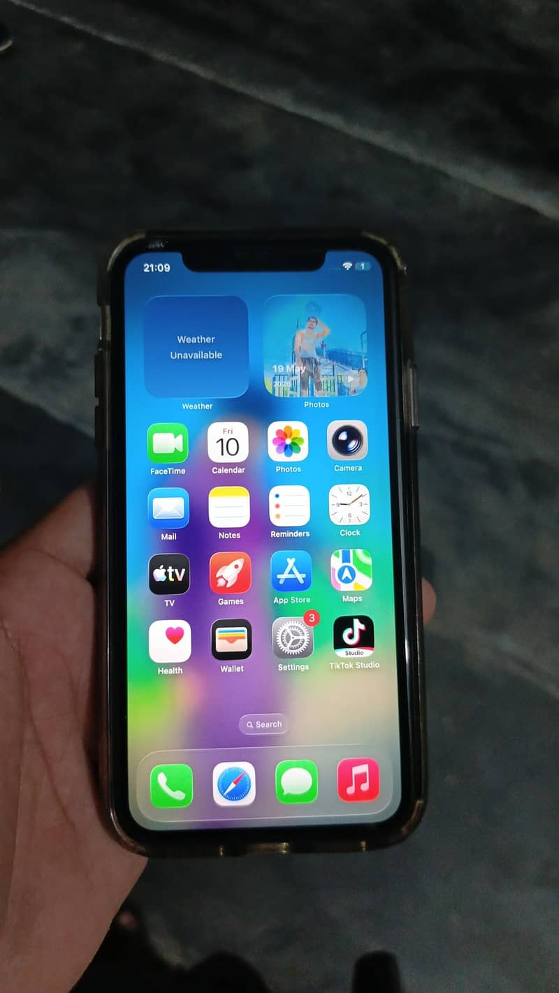 Apple iPhone 11 4