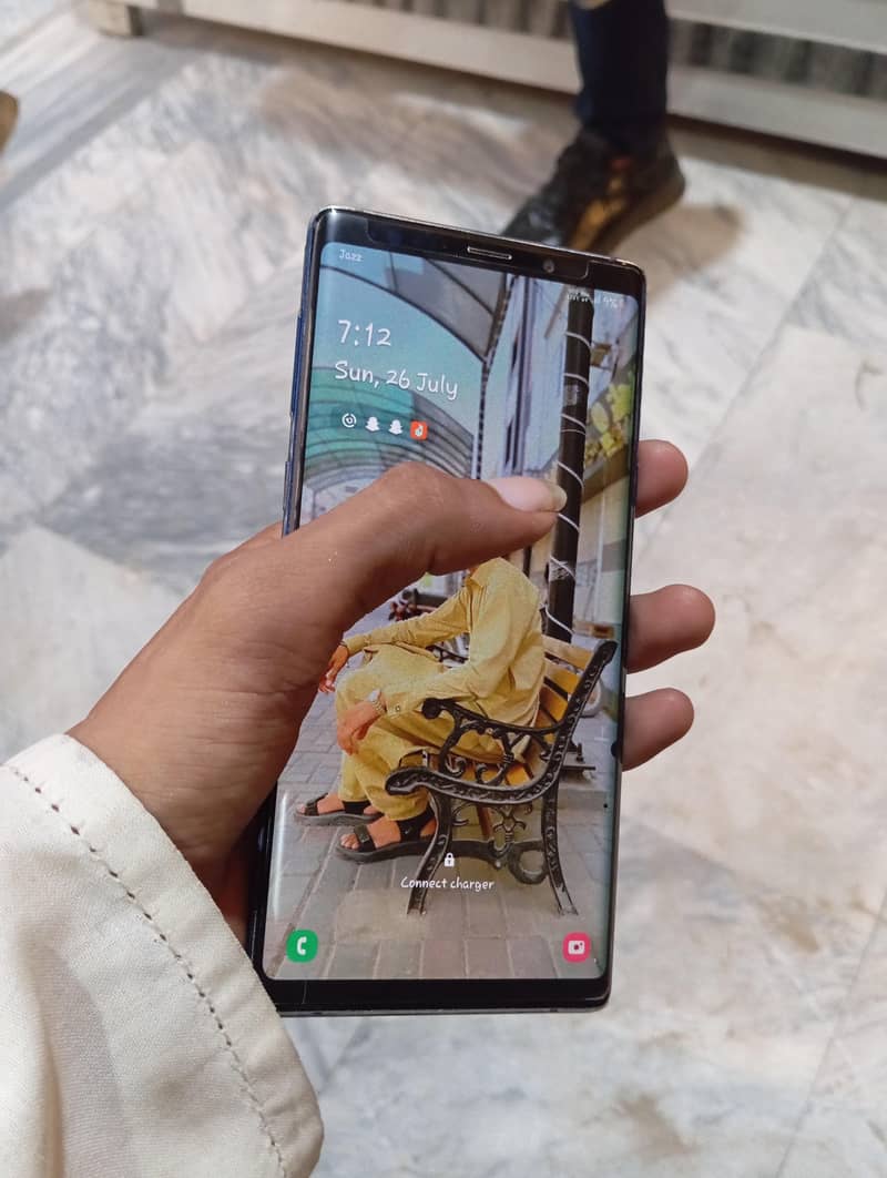 Samsung Mobile Note 9 1
