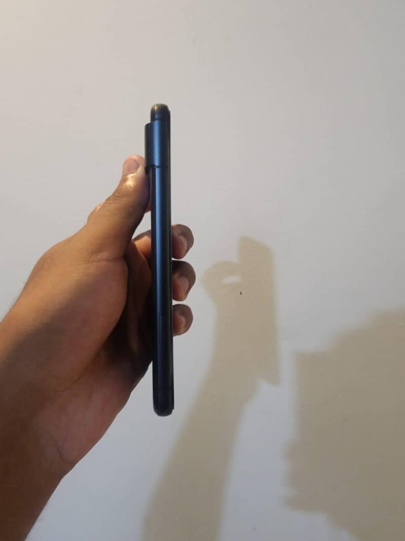 Google Pixel 8 4