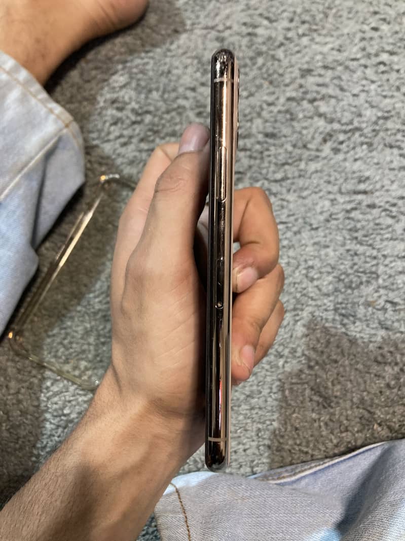 Apple iPhone 11 Pro 3