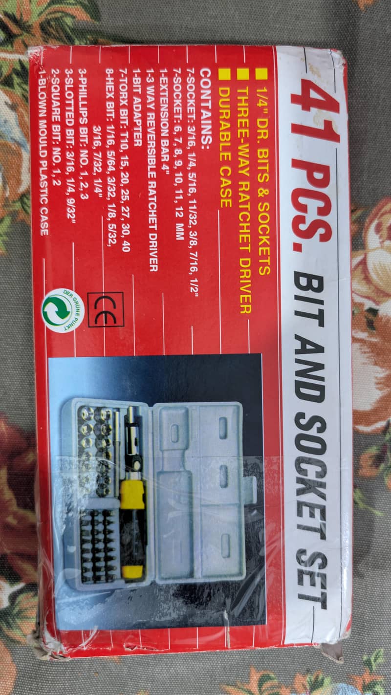41 piece Bits and Socket Set 0