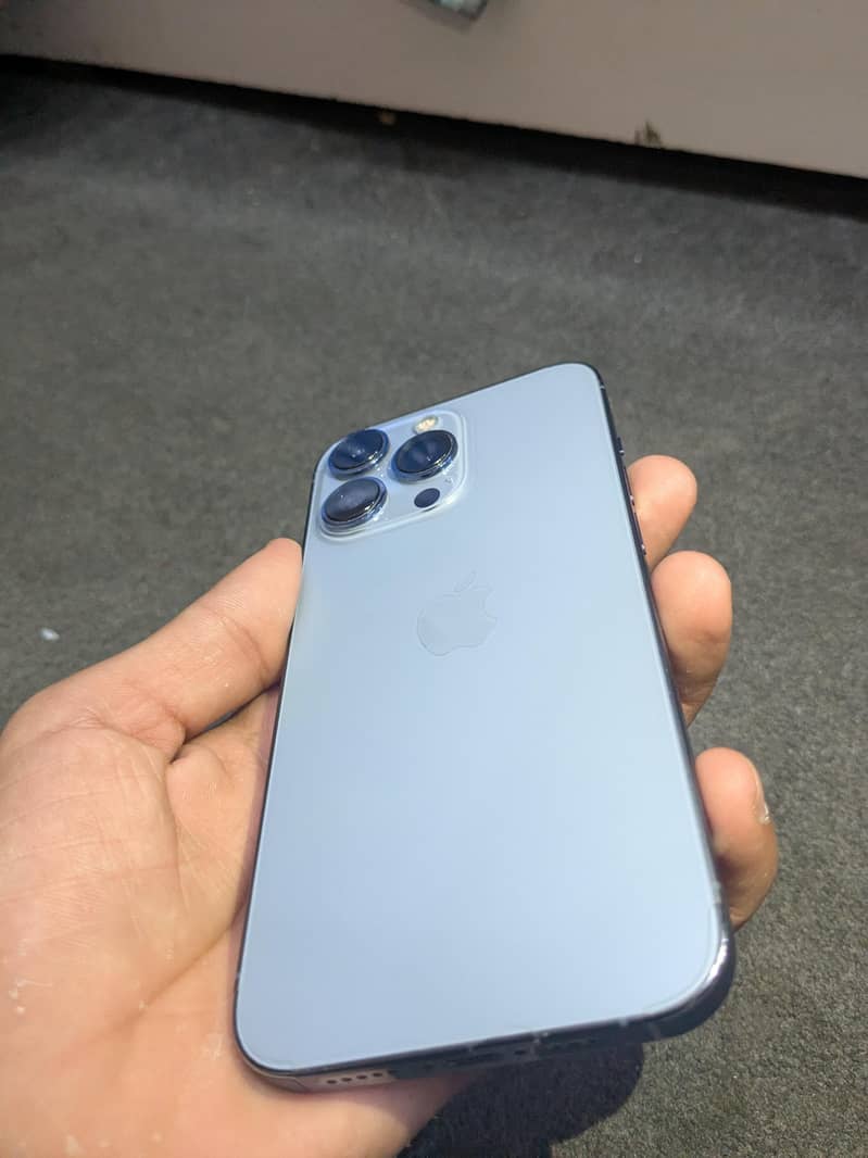 Apple iPhone 13 Pro 1