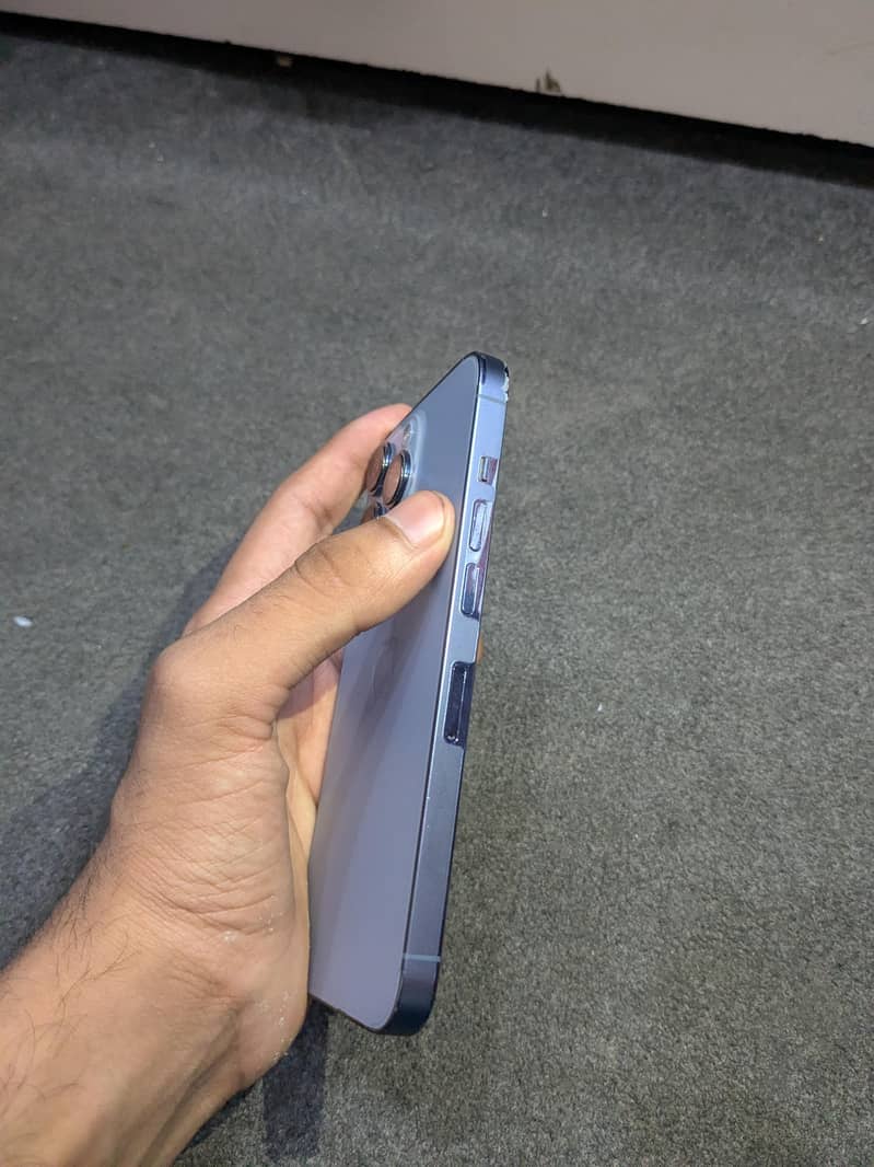 Apple iPhone 13 Pro 2