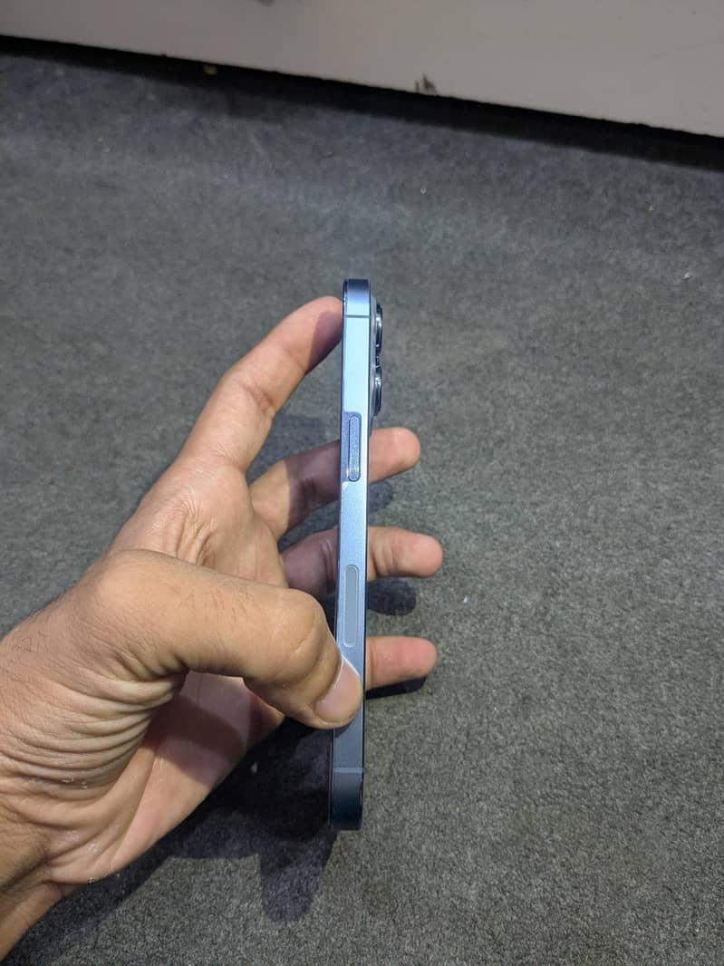 Apple iPhone 13 Pro 3