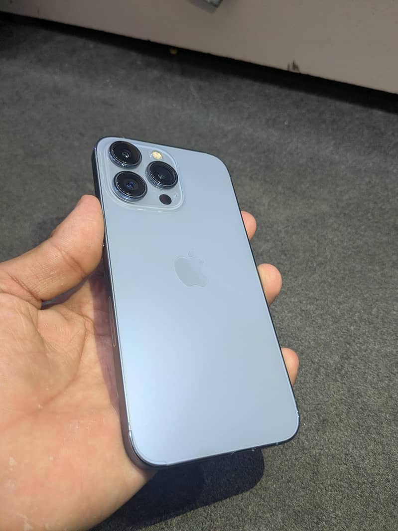 Apple iPhone 13 Pro 4