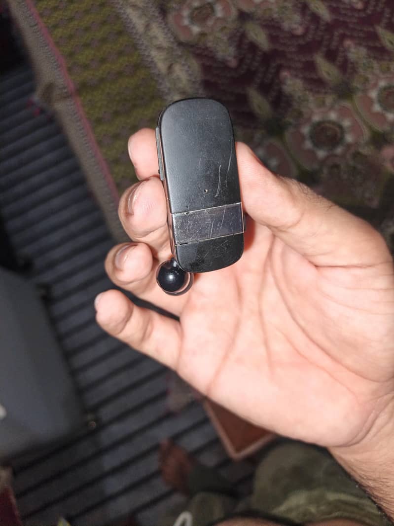 ear headphone 1